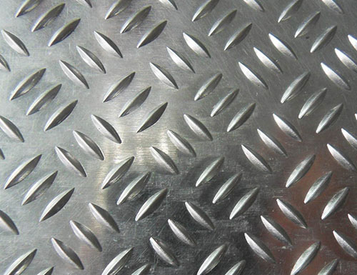 5083 aluminium checker plate, Al-Mg-Si alloy, with good corrosion resistance, good rust performance, hardness, durability. Low density, high strength, aluminum tank, lightweight automotive aluminum, marine aluminum, aerospace aluminum. 5000 series AL-Mn alloy is the most widely used of a rust-proof aluminum, the strength of this alloy is high, especially with fatigue strength: high plasticity and corrosion resistance, heat treatment can not strengthen, in the semi-cold hardening plastic Good cold hardening plasticity is low, good corrosion resistance, good weldability, poor machinability, can be polished. Uses Mainly used for demanding plasticity and good weldability, in the liquid or gas medium work in low-load parts. aluminum checker coil The application of 5083 aluminium checker plate: The outer side of the ship's bottom, the deck of the ship, automotive parts, aircraft welding parts, subway light rail parts.